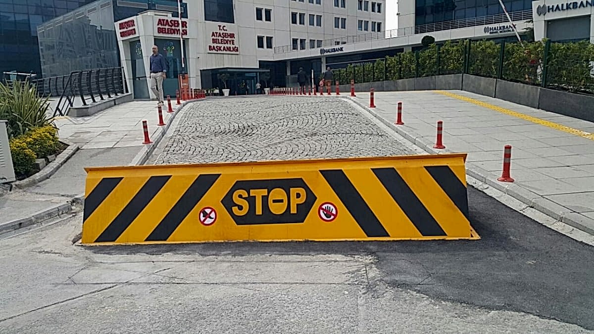 road-blocker-02